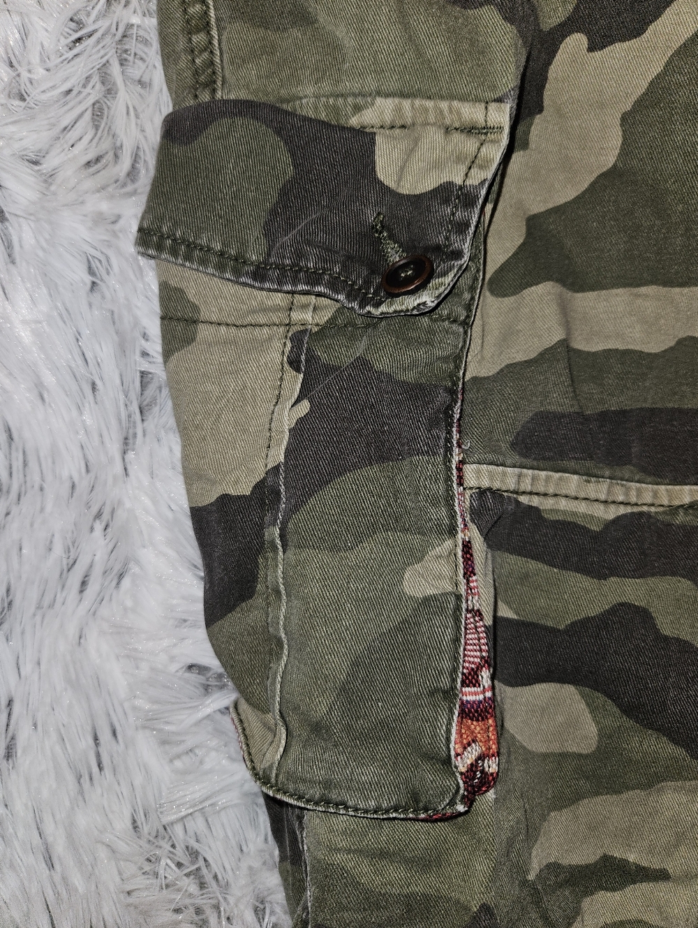 BDG Camo Cargo Pants Size 30 Tapered Leg Aztec Pocket Detail Streetwear Utility - Picture 4 of 7